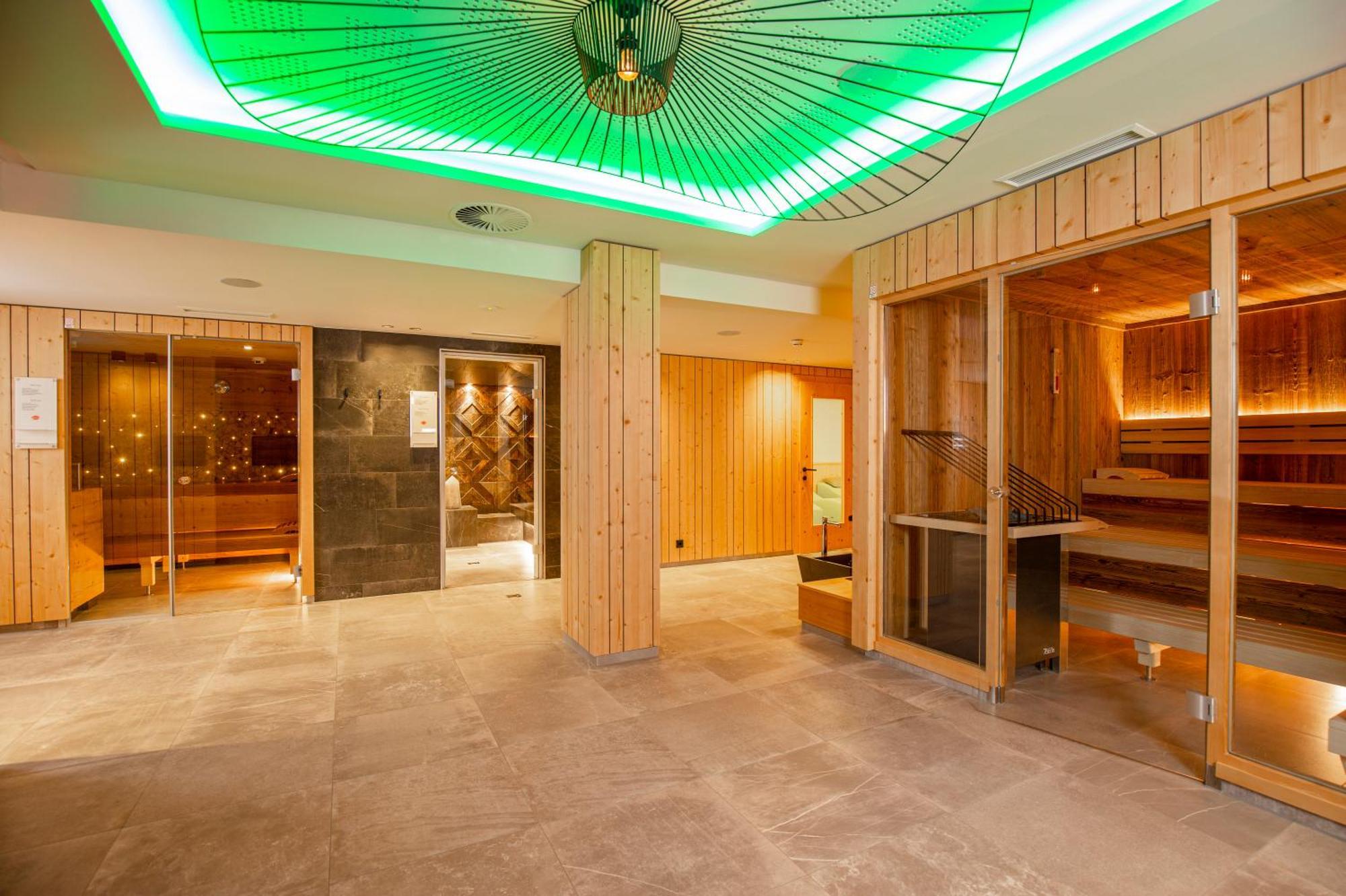 Natur- & Wanderhotel Tuxertal 외부 사진