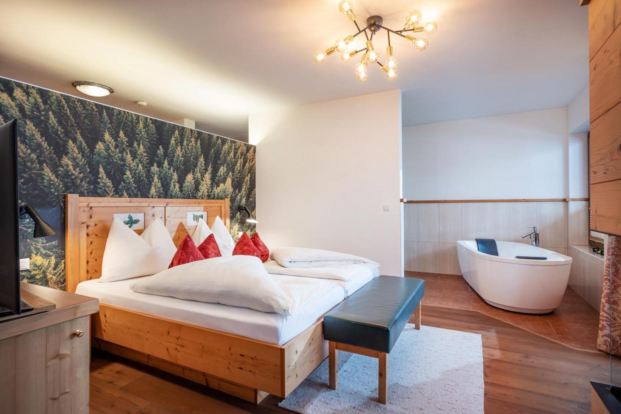 Natur- & Wanderhotel Tuxertal 외부 사진