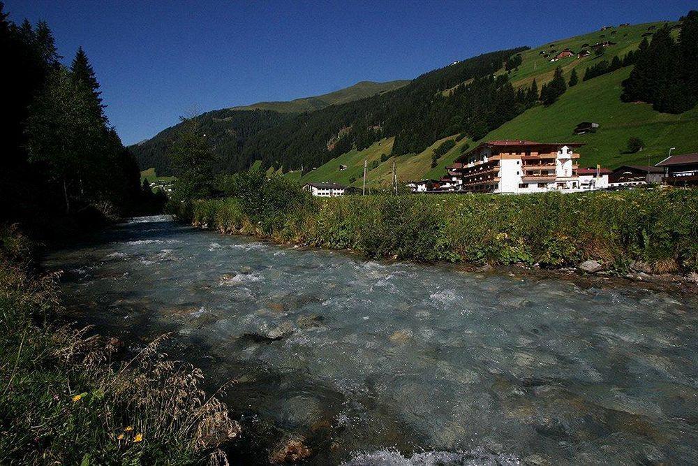 Natur- & Wanderhotel Tuxertal 외부 사진