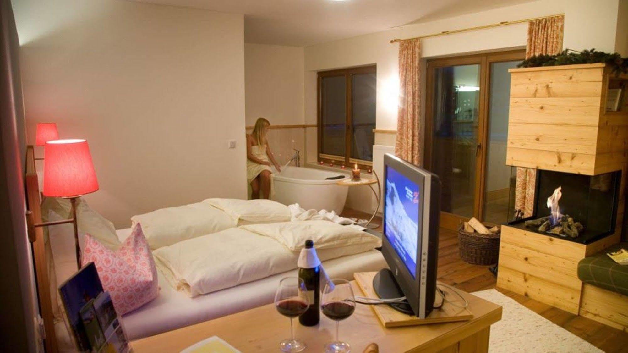 Natur- & Wanderhotel Tuxertal 외부 사진